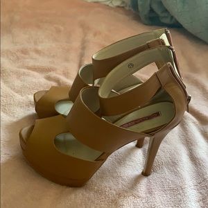 C Label tan heels